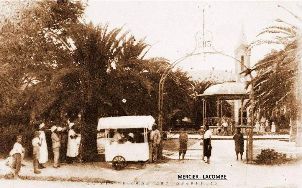 Mercier-Lacombe - Kiosque 02.jpg